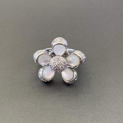 Pearl in Flower Silver Ring