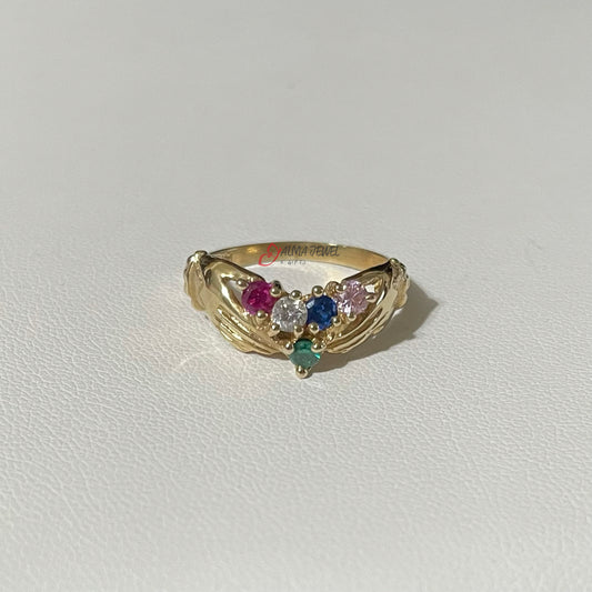 14K Gold Lady ring, 5-stones #7.5