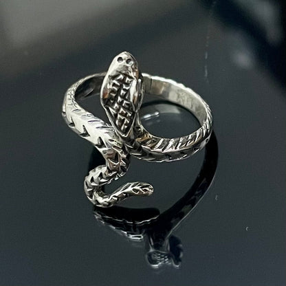 .925 Oxidized Silver Snake lady ring